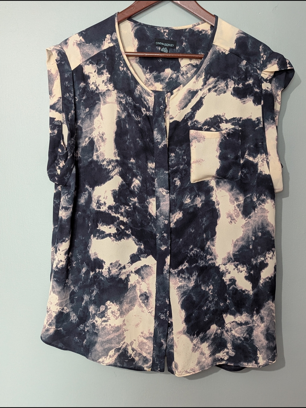 Cynthia Rowley Women's Navy & Cream Cloud-print Acid Wash Sleeveless Blouse